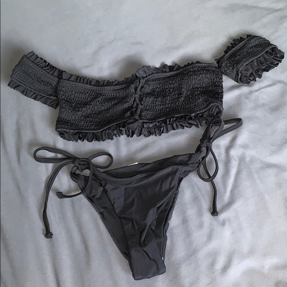 2 piece bikini / never worn